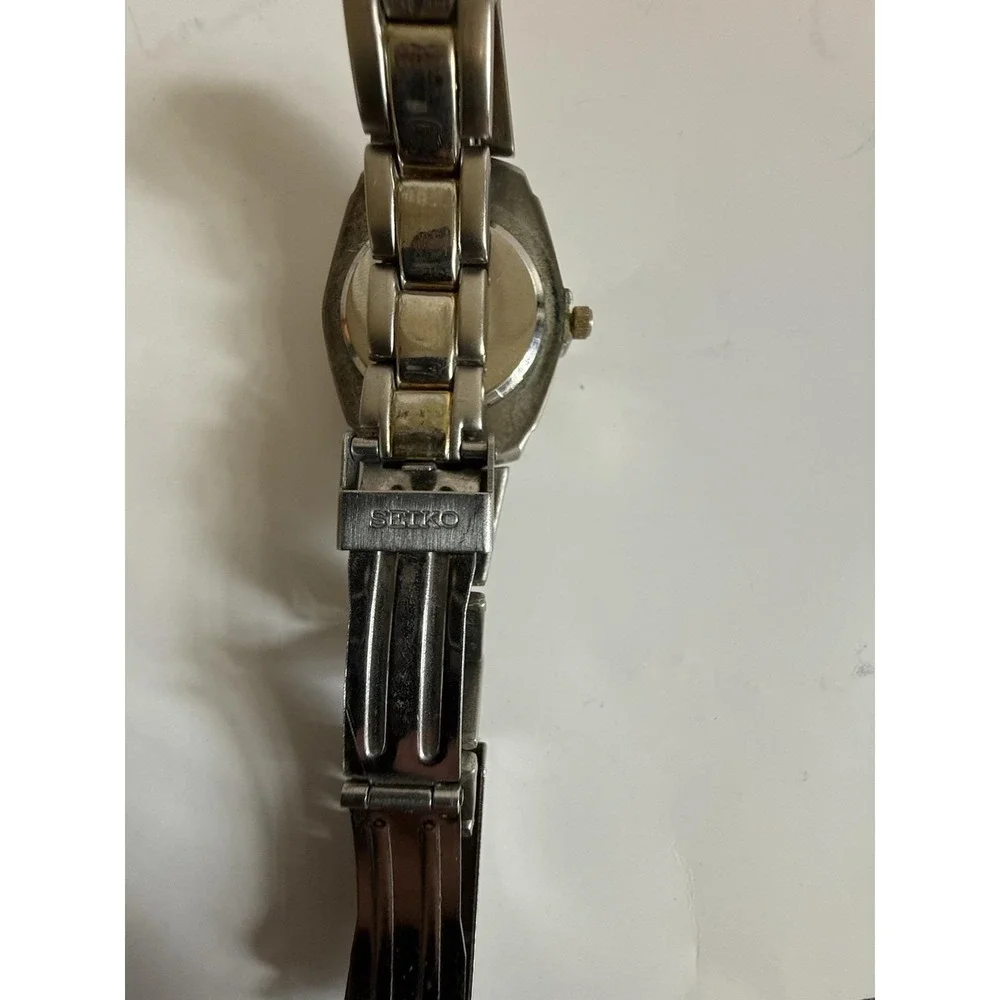 Seiko 7N89-5000 R1 Vintage Quartz Watch Silver Tone Japan Rare Retro